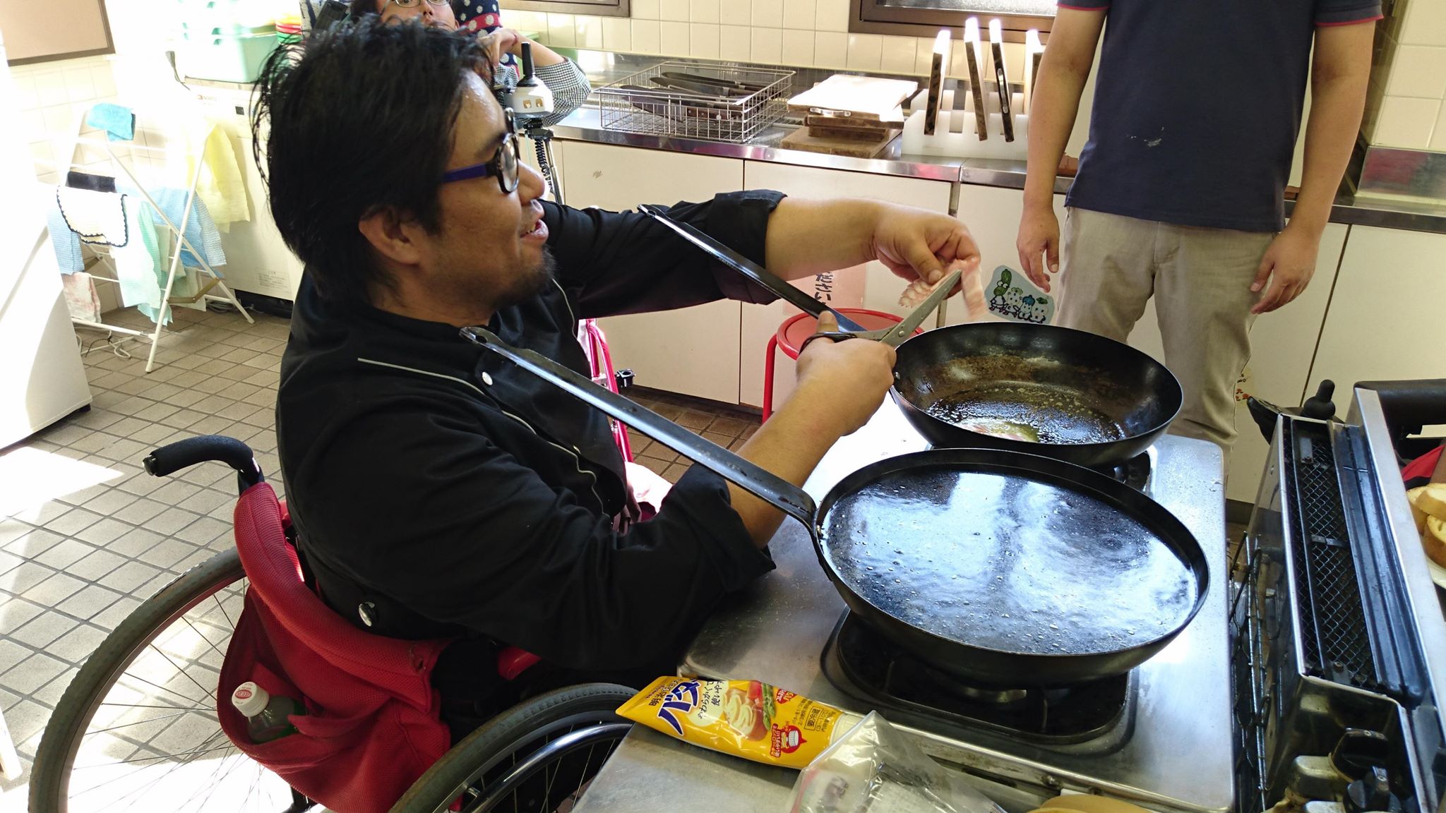 車いすの料理人　～フレンチ風創作料理を独学で！いじめを乗り越え、料理の鉄人に弟子入りしたフリーのフードコーディネーター～