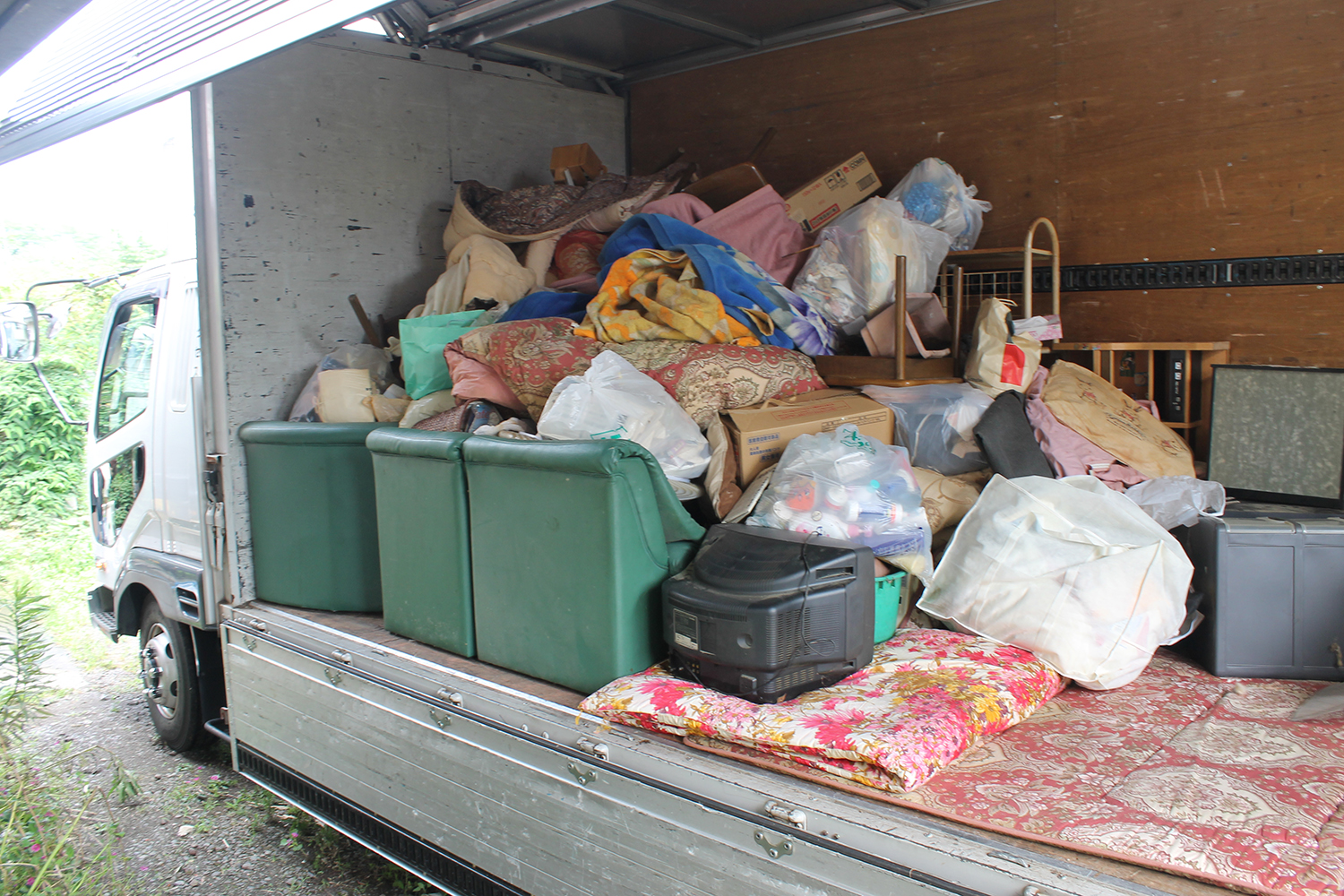 自分の部屋が「ゴミ屋敷」だという自覚がない人たち。「ゴミなんて1つもないんだから、勝手に捨てないで！！」と清掃員に怒号が飛んだ。